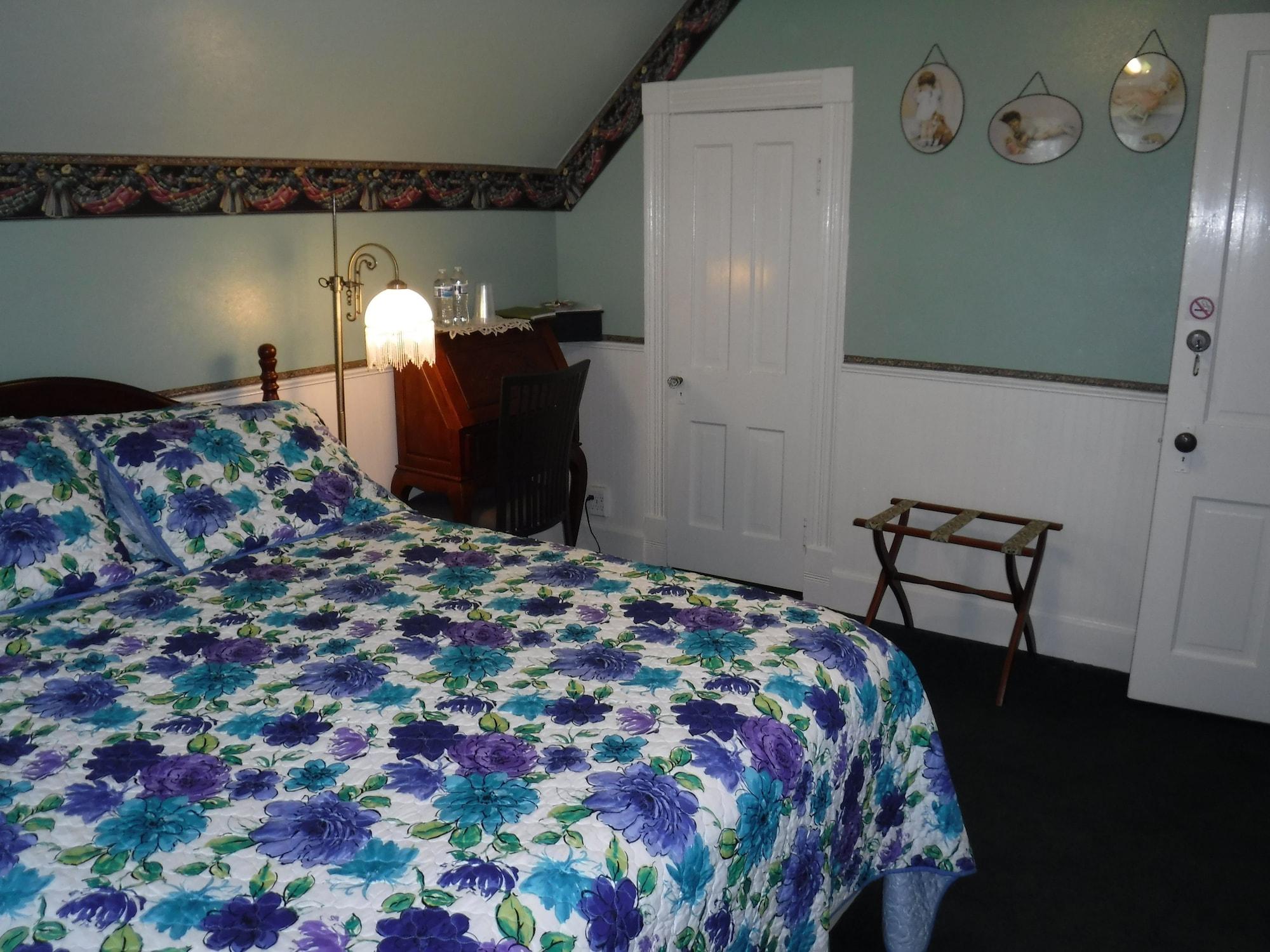 The Silk Pincushion (Adults Only) Bed & Breakfast Golden Dış mekan fotoğraf