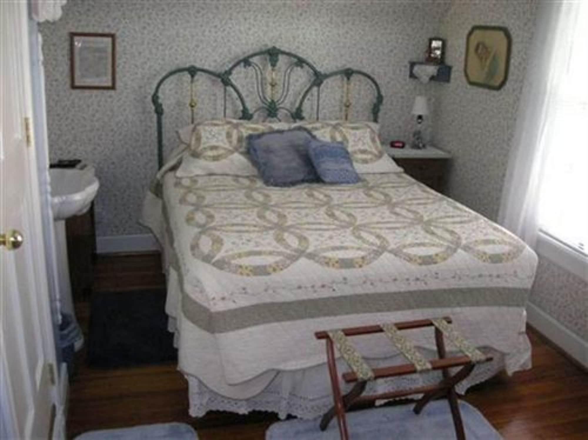 The Silk Pincushion (Adults Only) Bed & Breakfast Golden Dış mekan fotoğraf